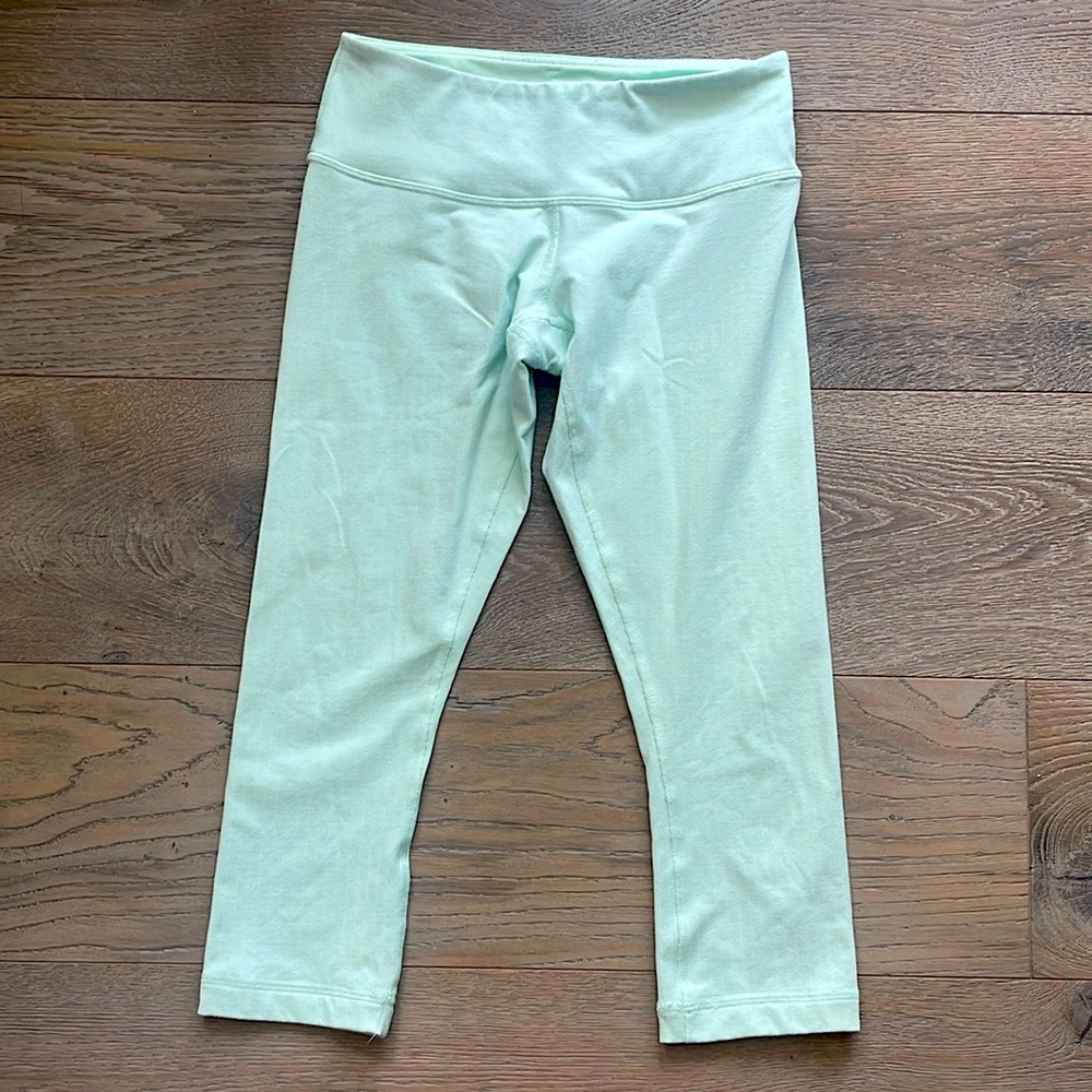 Lululemon Wunder Under Align Cropped Mint w/Subtle White Stripes Leggings 4 Dot
